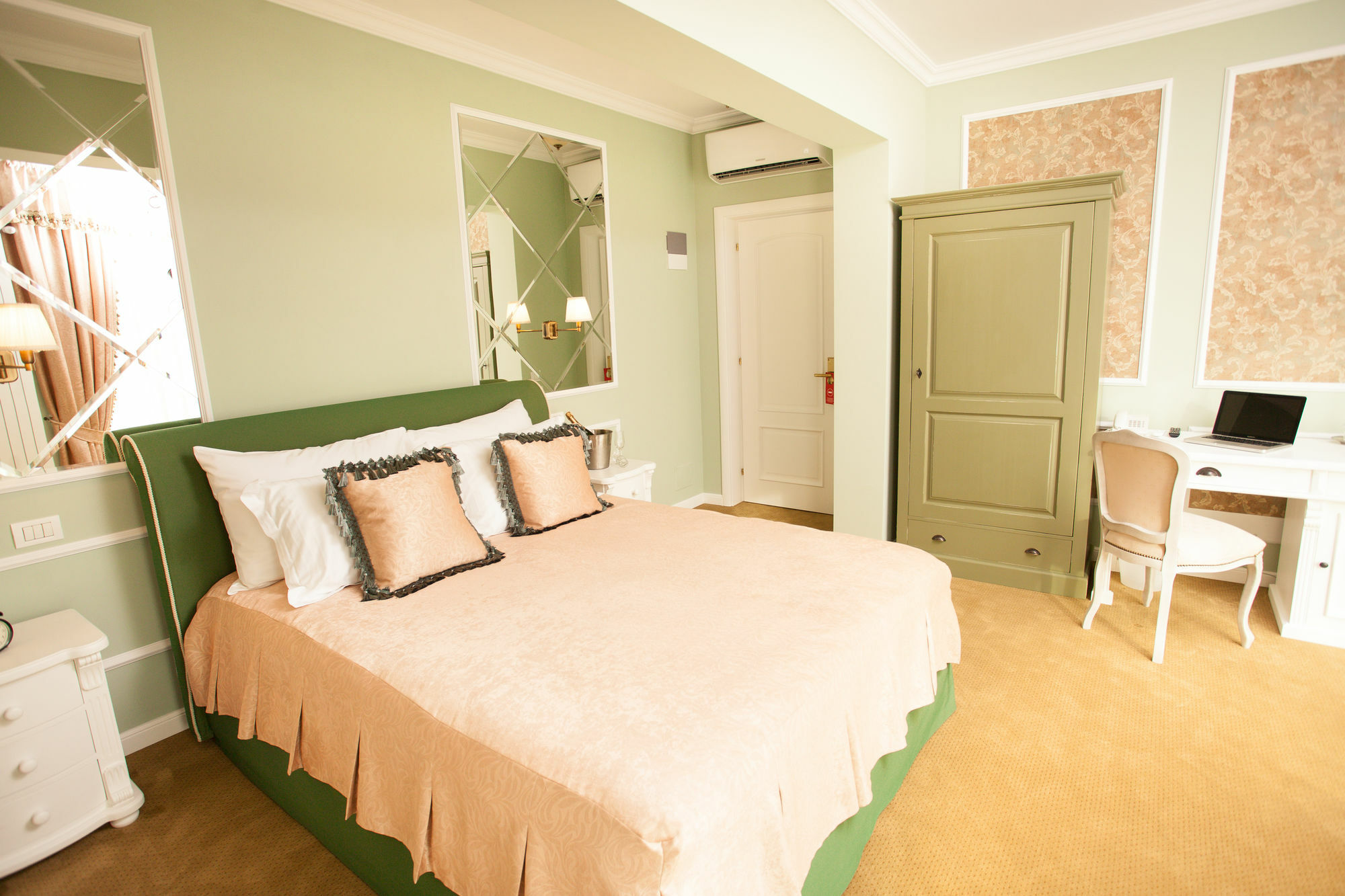 Boutique Lafayette 4* Bucureşti
